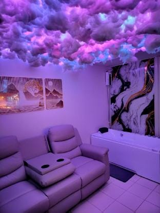 Jacuzzi staycation by Cyvee Staycation Apartment in Manila City