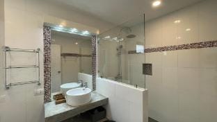 2-Bedrooms Private Pool Villa Orisis - Nai Harn Villa in Rawai