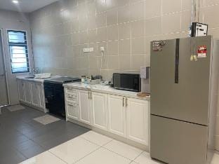 House19 near Shah Alam HighSpeed Unifi 800Mbps Vacation rental in Selangor, Malaysia