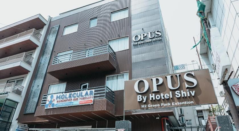 OPUS By Hotel Shiv - Green Park Bed and Breakfast in New Delhi