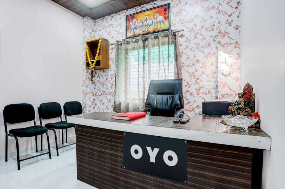 HOTEL O SKYLITE Vhirgaon Hotel in Maharashtra