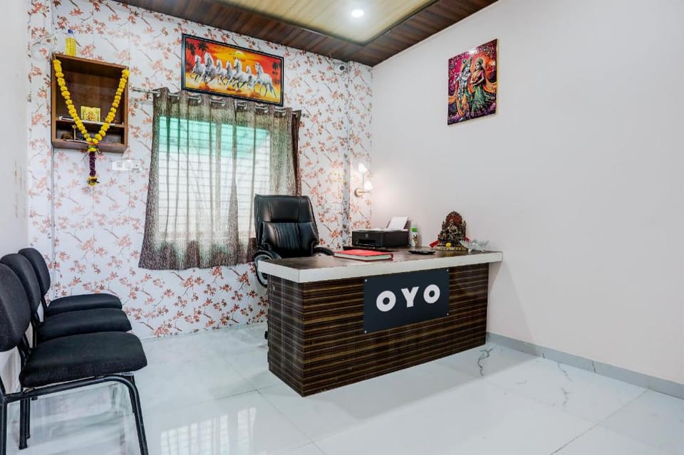 HOTEL O SKYLITE Vhirgaon Hotel in Maharashtra