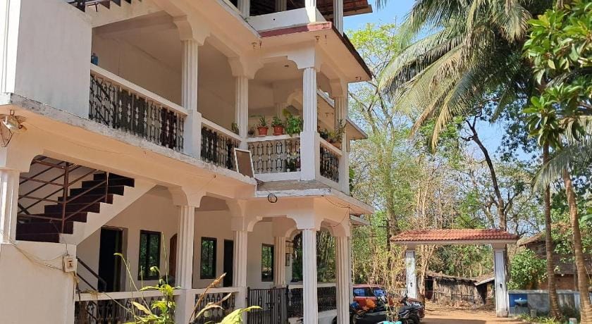 Mukund Sadan Guest House R-4 Hotel in Mandrem
