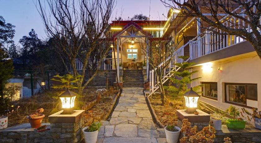 Nature's Vibe Stays Mukteshwar- 4 BHK Holiday Home Hotel in Uttarakhand