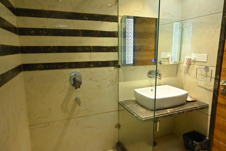 K D Palace Hotel in Uttar Pradesh