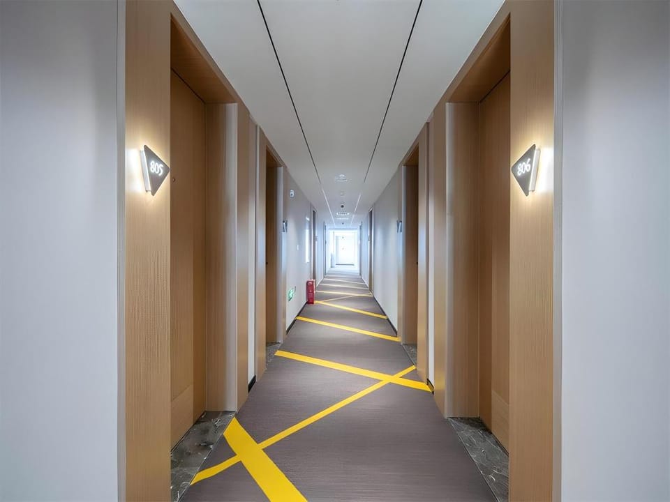 IU Hotel Handan High Speed Railway East Station Meile City Hotel in China