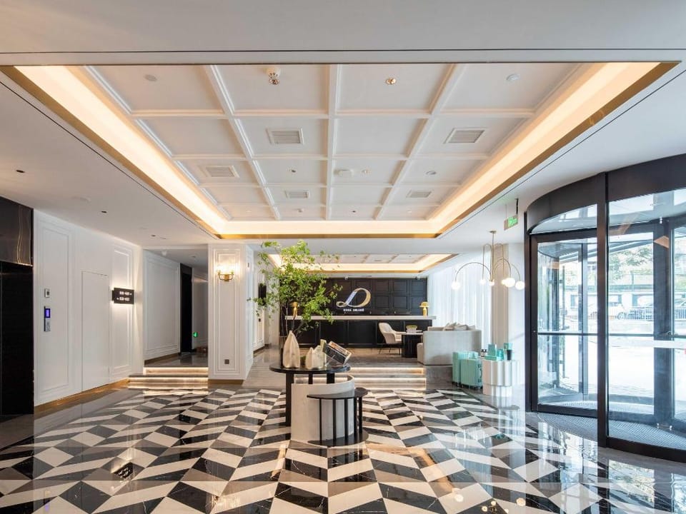 Xana Deluxe Hotel Qingdao Taitung Beer Street University Road Hotel in Qingdao
