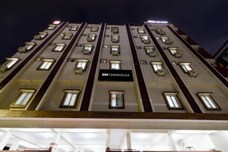 Super Townhouse Oak Bachupally Medical College Formerly SV Hotels Hotel in Hyderabad