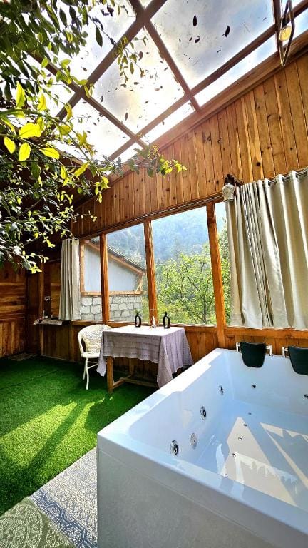 Ruhaani Cottages And Cafe Hotel in Himachal Pradesh