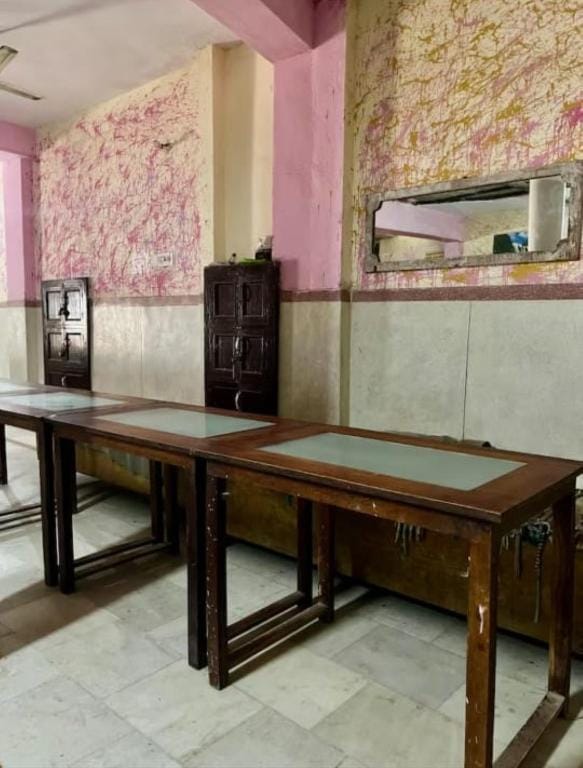Iconic HOSTEL 1 KM from Railway Station Hotel in Rajasthan