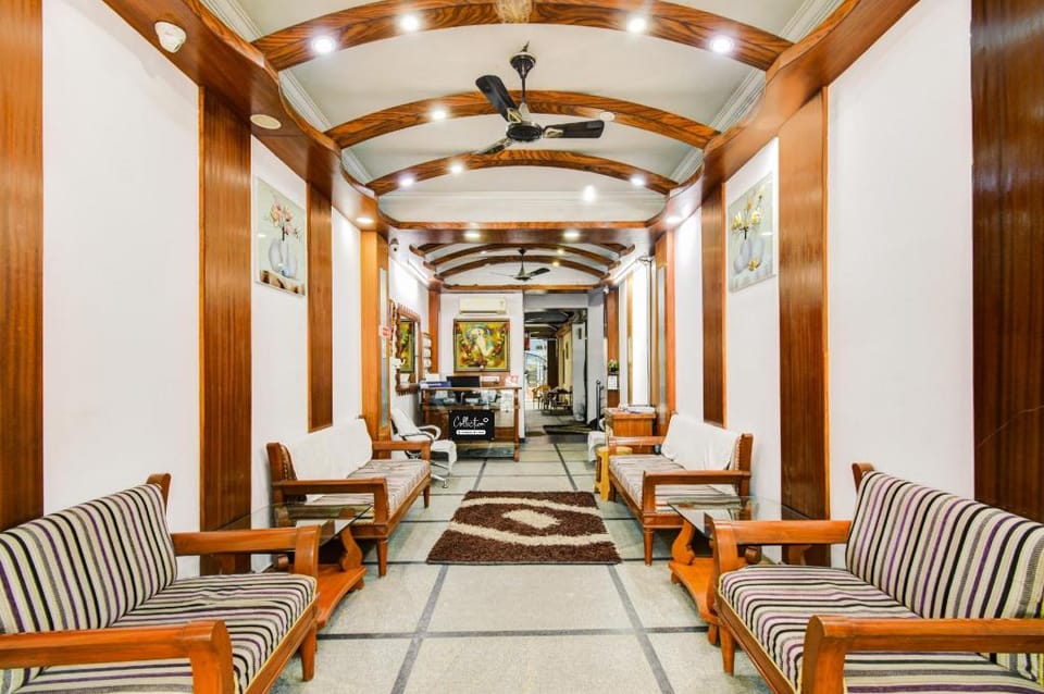 Super Collection O Sharath City Mall Formerly Delight Inn Gachibowli Hotel in Hyderabad