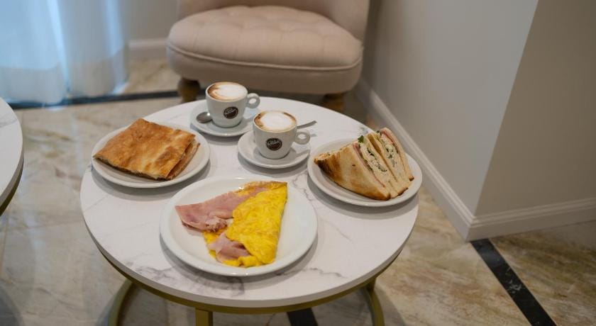 Romart Luxury Rooms Bed and Breakfast in Rome