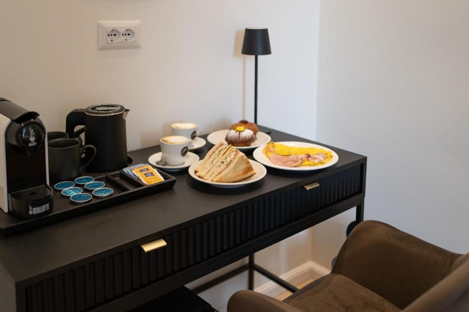 Romart Luxury Rooms Bed and Breakfast in Rome