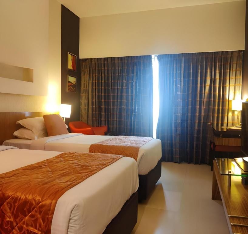 Hotel Satkar Residency 31 km from Mumbai Airport Hotel in Thane