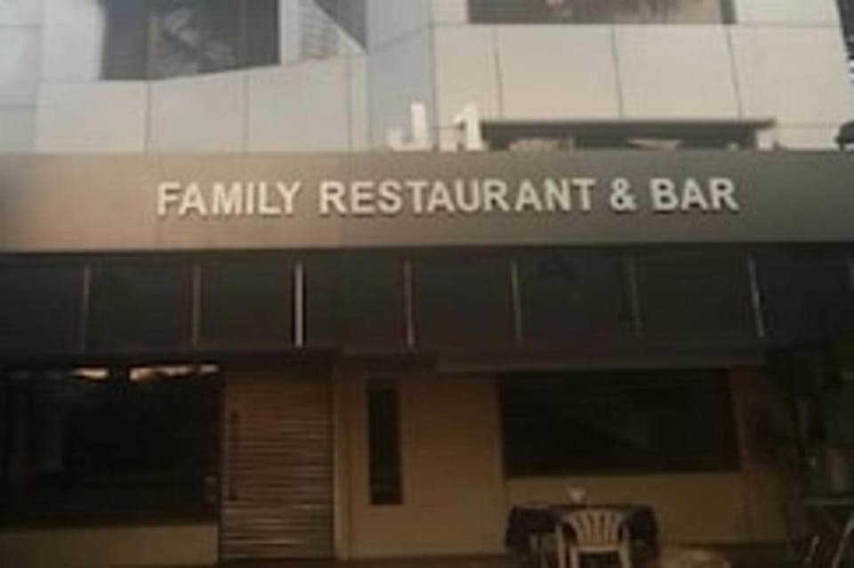 Hotel Satkar Residency 31 km from Mumbai Airport Hotel in Thane