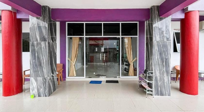 RedDoorz Syariah @ Humaira Stay Tabalong Hotel in Indonesia
