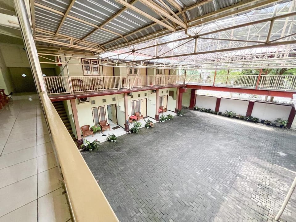 Hotel Permai Syariah RedPartner Sananwetan Blitar Hotel in East Java