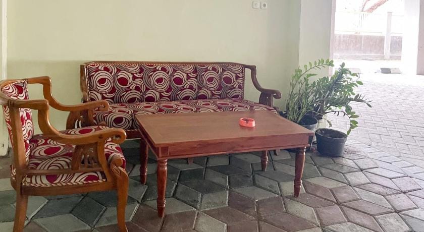 Hotel Permai Syariah RedPartner Sananwetan Blitar Hotel in East Java
