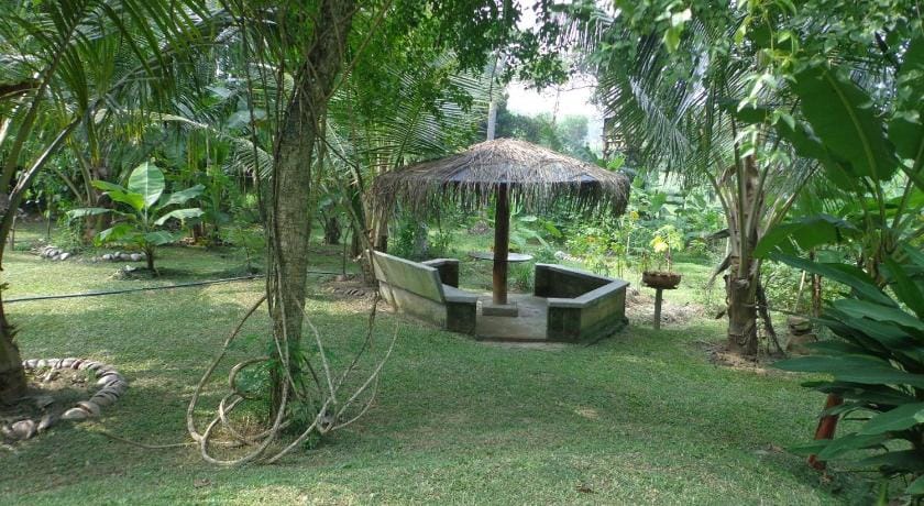 Airport Green Villa Hotel in Negombo