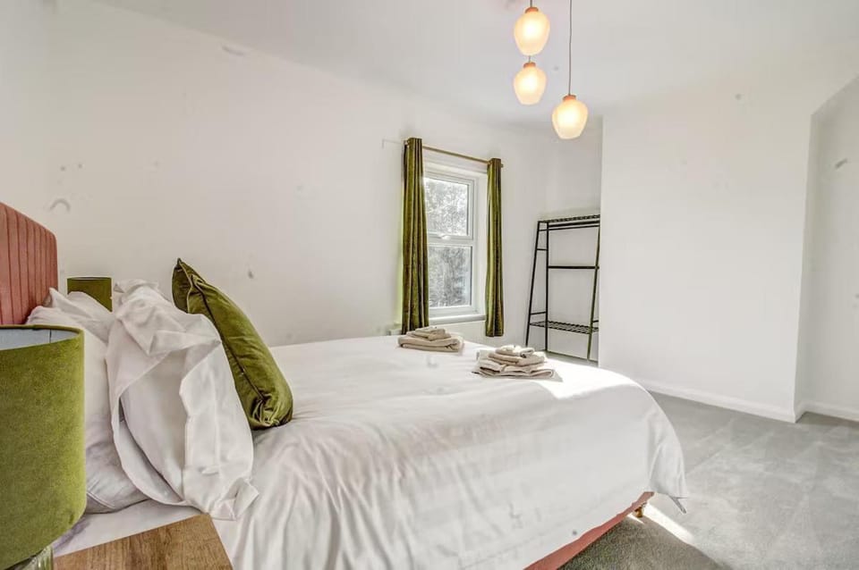 Cottage By Canal and Centre By Cheshire Escapes Vacation rental in Chester