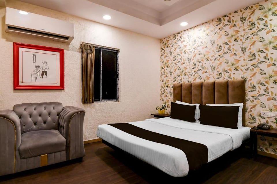 Super Townhouse Parkstreet Formerly Hotel Royal Garden Hotel in Kolkata