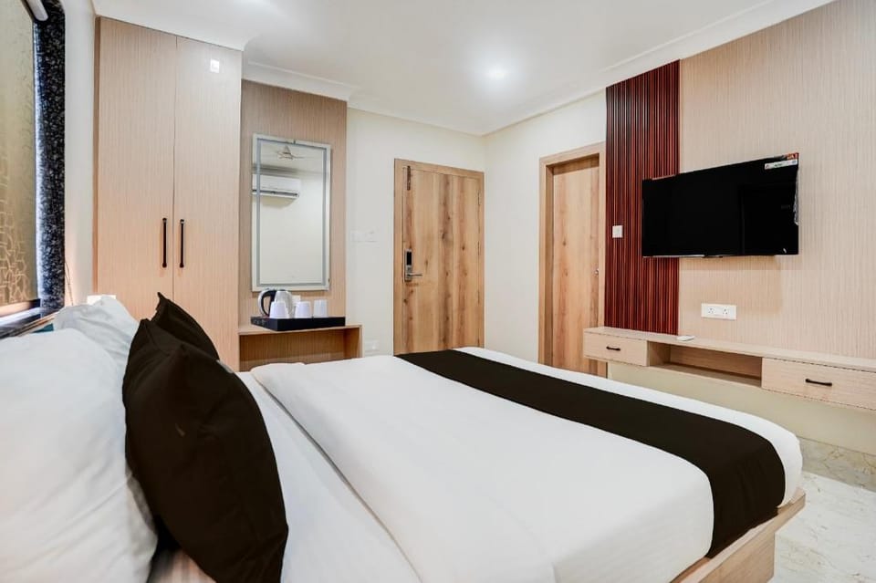 Super Townhouse Oak Banaras Central Railway Junction Formerly Sri Hari Inn Hotel in Varanasi