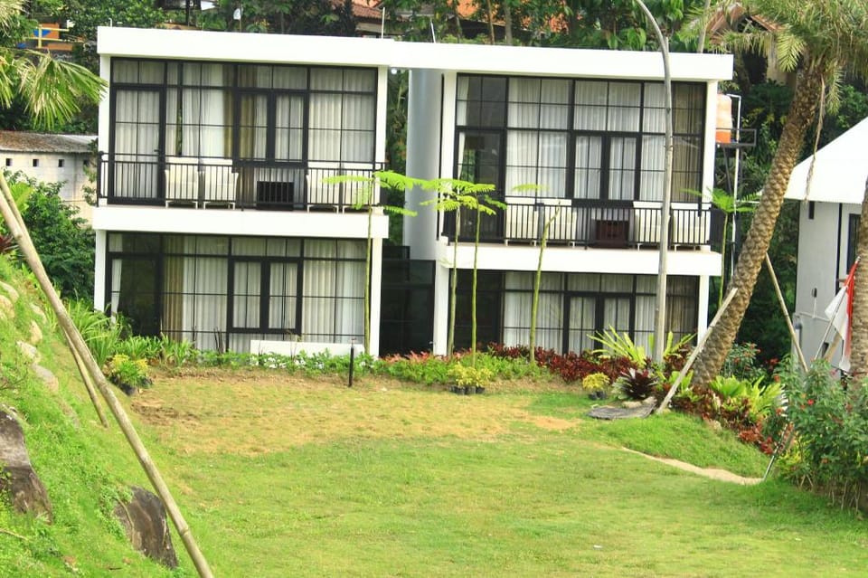 Vavivadwatu glamping Hotel in East Java