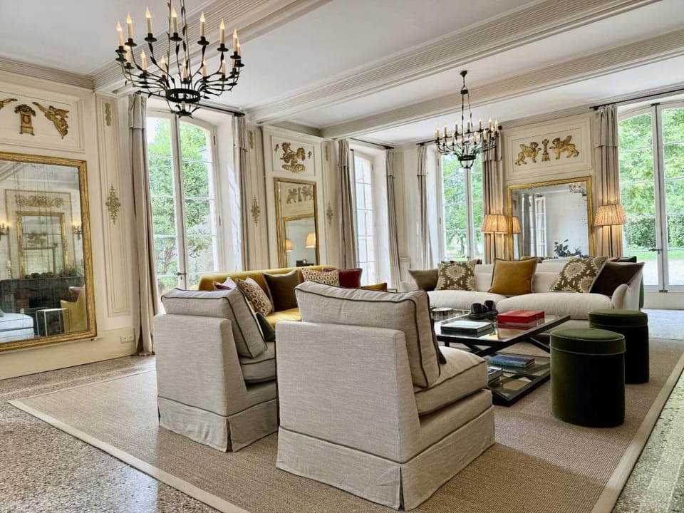 Château Saint Perret Bed and Breakfast in Avignon