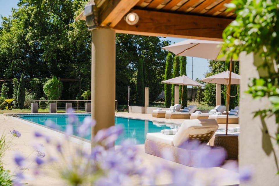 Château Saint Perret Bed and Breakfast in Avignon