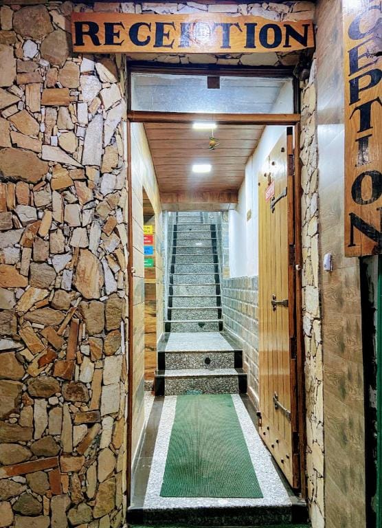 Hotel 24 - new bharat Hotel in Uttarakhand