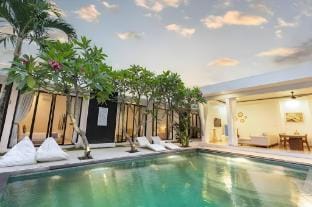 Villa Sabrina Lombok  Apartment in Batu Layar