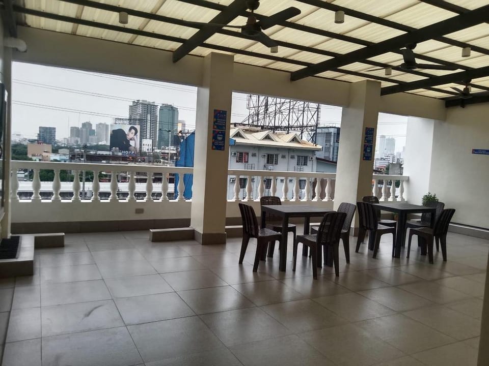 MARVELLE STUDIOS Hotel in Makati