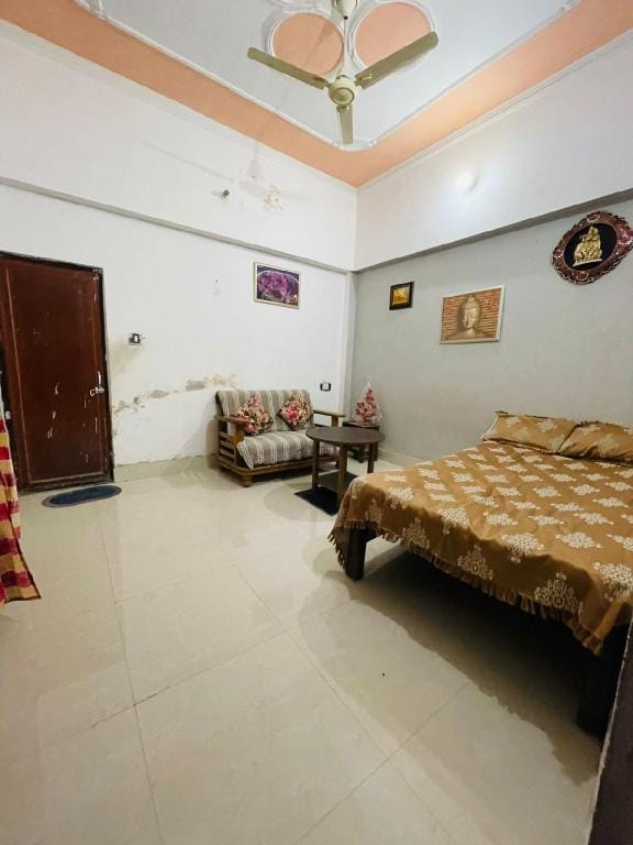 Chandra Villa Hotel in Uttar Pradesh