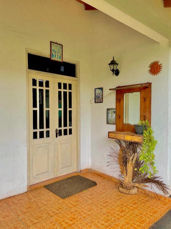 DewCeylon Villa Hotel in Negombo