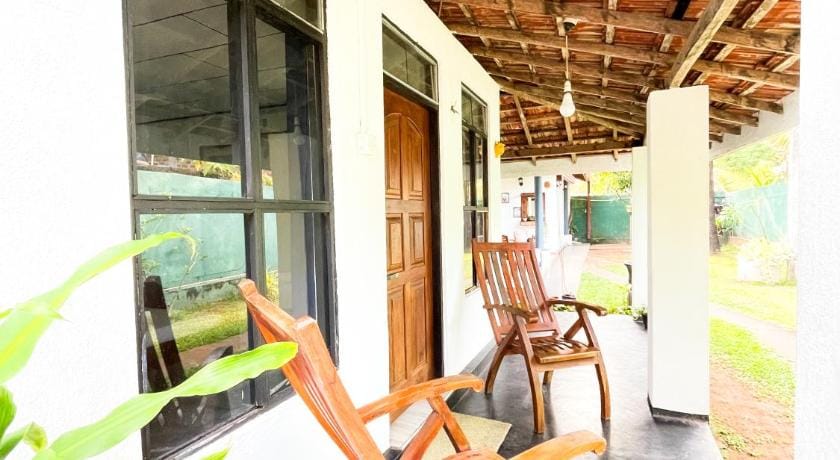 DewCeylon Villa Hotel in Negombo