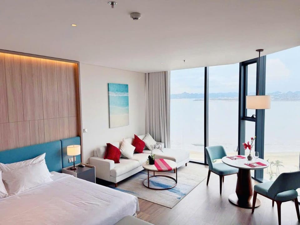 Alacarte Hạ Long Bay Hotel - Green Travel Việt Nam Hotel in Laos