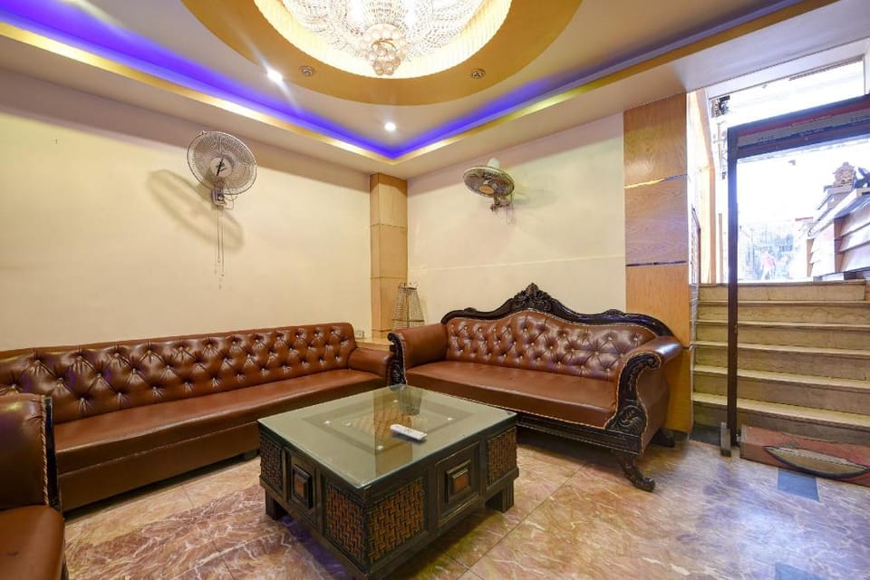 HOTEL ROYAL STAY  Near Delhi Airport Hotel in New Delhi