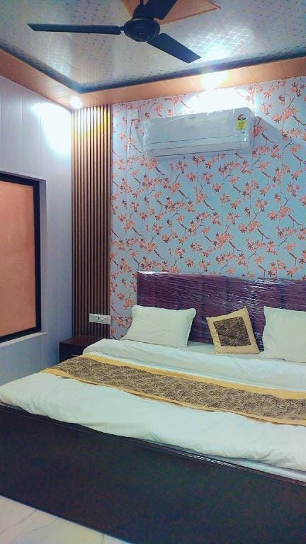 Maa Sharda guest House Hotel in Uttar Pradesh