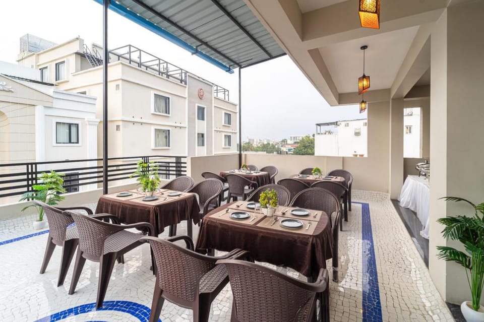Treebo Grand Hotel in India