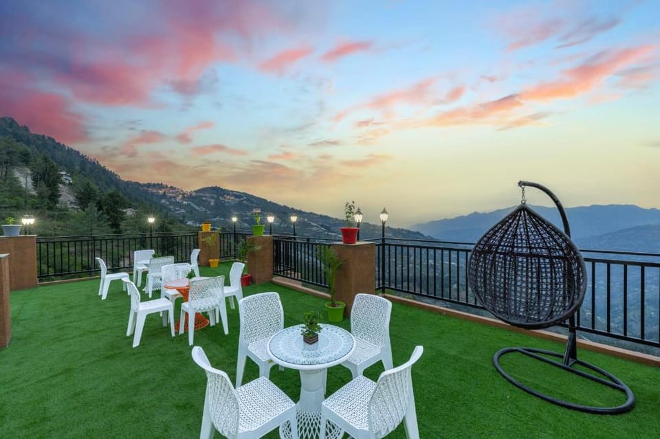 The Sunpine Heights Kufri l Hotel in Himachal Pradesh