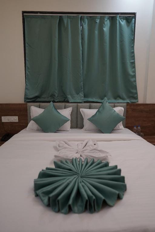Hotel Gulmohar Grand Hotel in Maharashtra