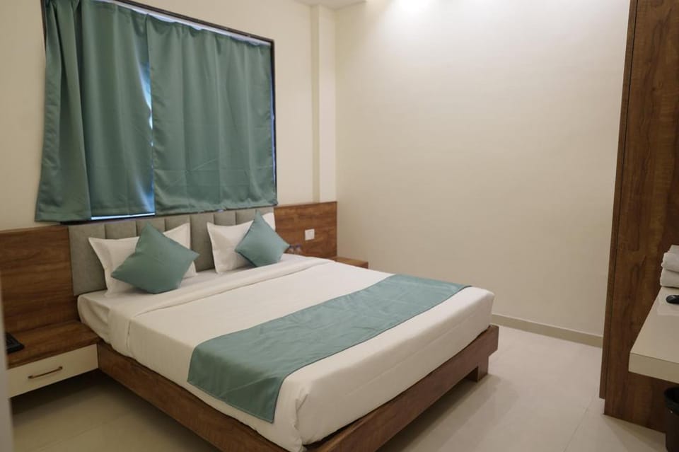 Hotel Gulmohar Grand Hotel in Maharashtra
