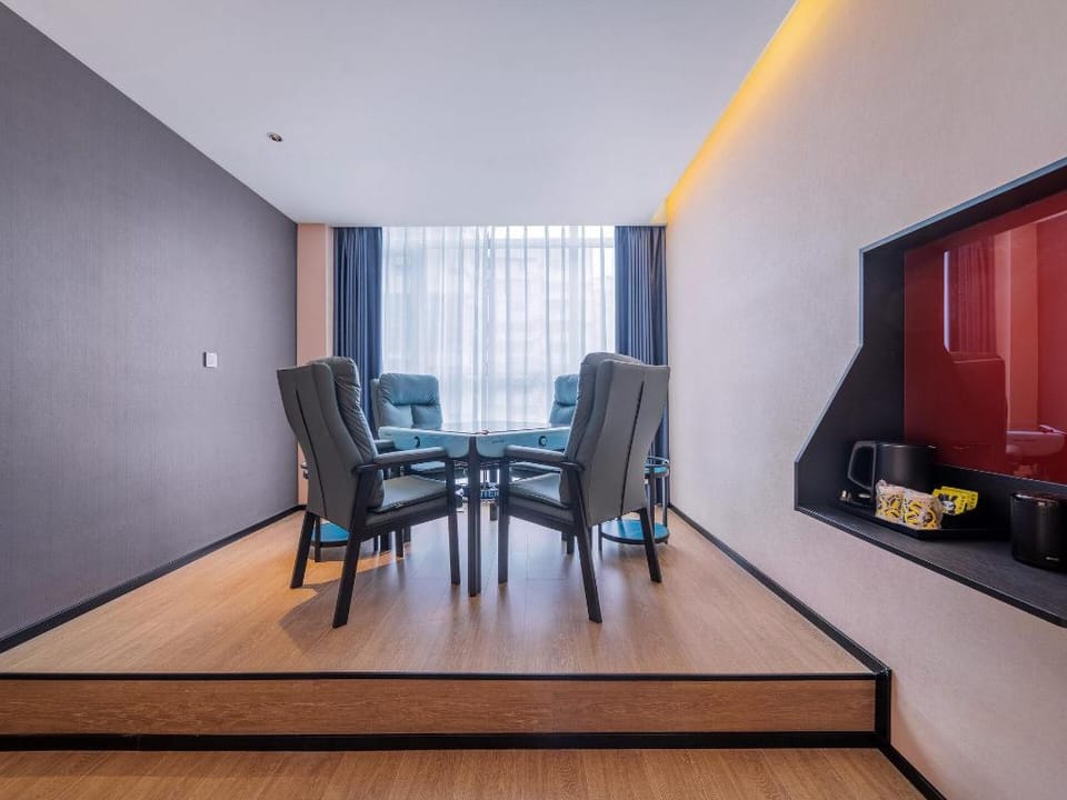 IU Hotel Chongqing Shiqiaopu Subway Station Hotel in China