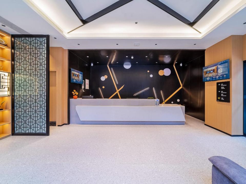 IU Hotel Chongqing Shiqiaopu Subway Station Hotel in China