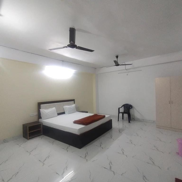 Hotel trilok Hotel in Lucknow