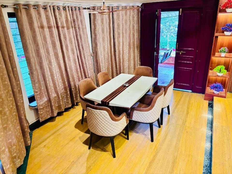 Bailey's Castle Villa Hotel in Lonavla