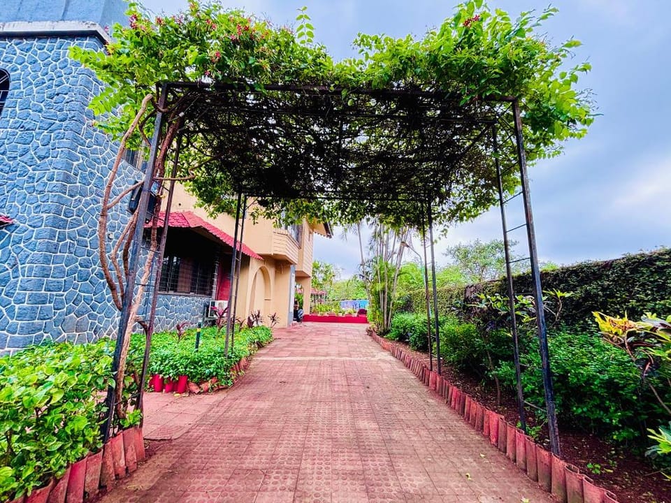 Bailey's Castle Villa Hotel in Lonavla