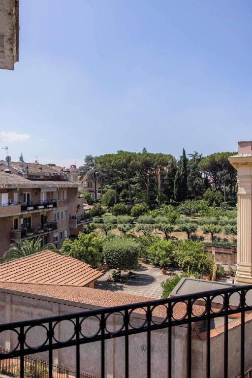 Vatican Pertusa Luxury Suites Hotel in Rome