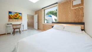 Gangneung Aladdin Surfing Pension Bed and Breakfast in South Korea