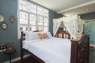 Heritage Shophouse in Chinatown, BKK(House) Vacation rental in Bangkok